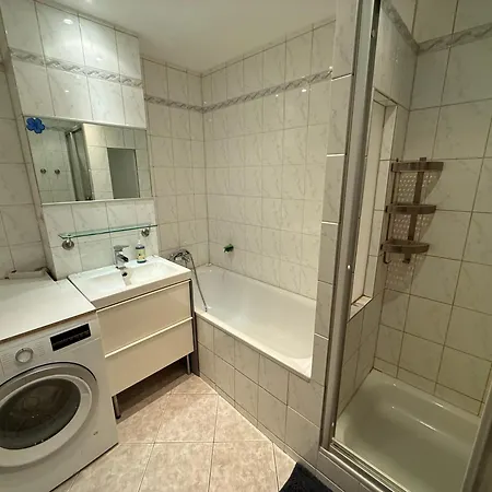 Moderne 3 アパート