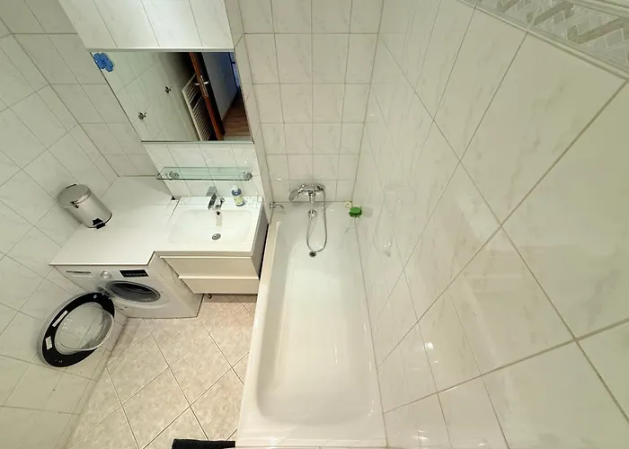 Moderne 3 * Monheim am Rhein