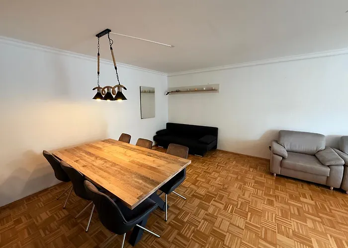 Moderne 3 * Monheim am Rhein